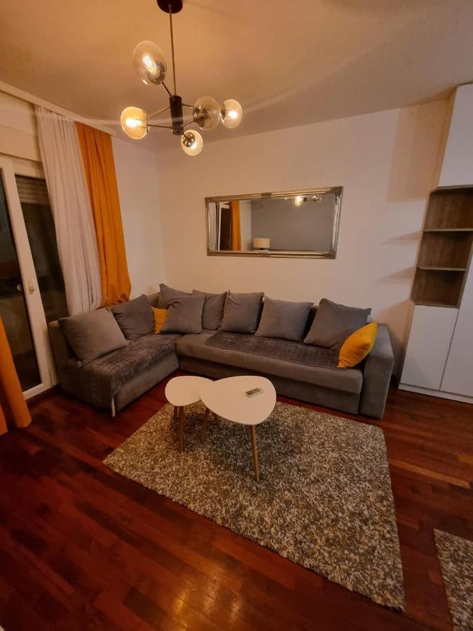 5 Star Apartment 波德戈里察 外观 照片